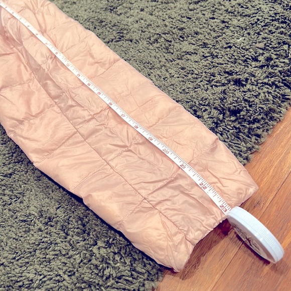 Light weight and packable down filled jacket - Picture 11 of 12